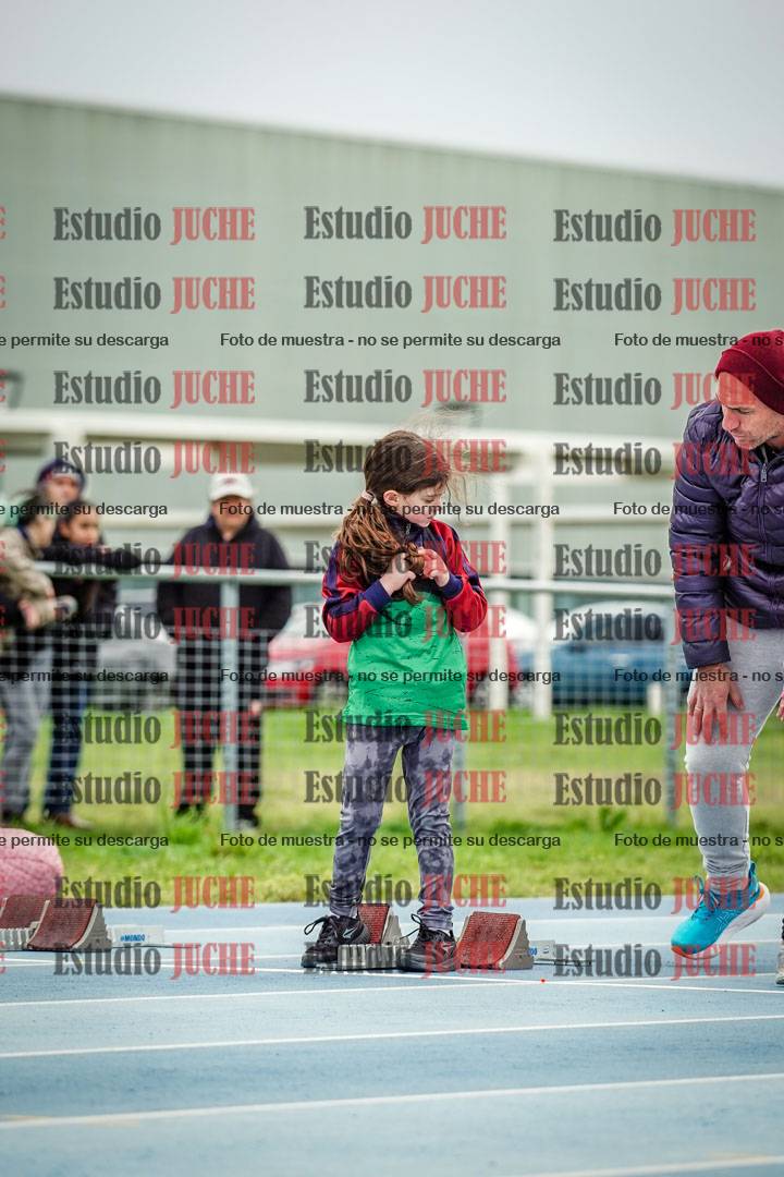 Fotos de los 50 m llanos de mujeres - U12