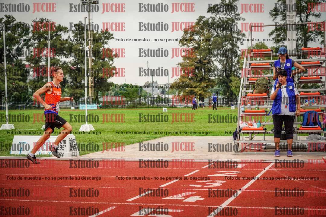 Fotos de los 800 m llanos de varones