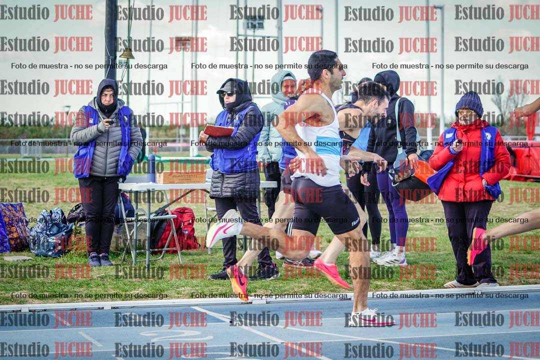 Fotos de los 800 m llanos de varones