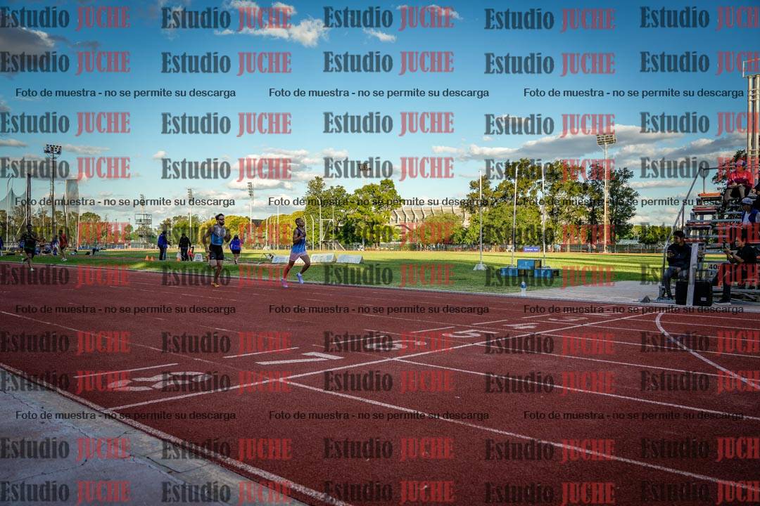 Fotos de los 400 m llanos de varones