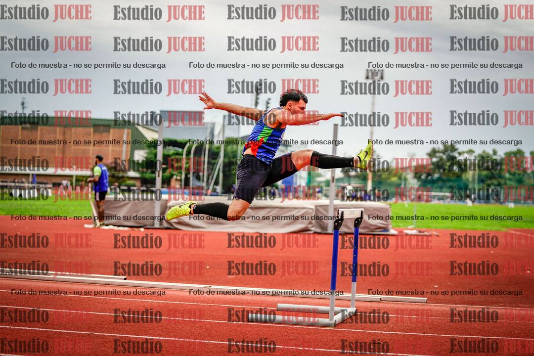 Fotos de los 400 m con vallas de varones