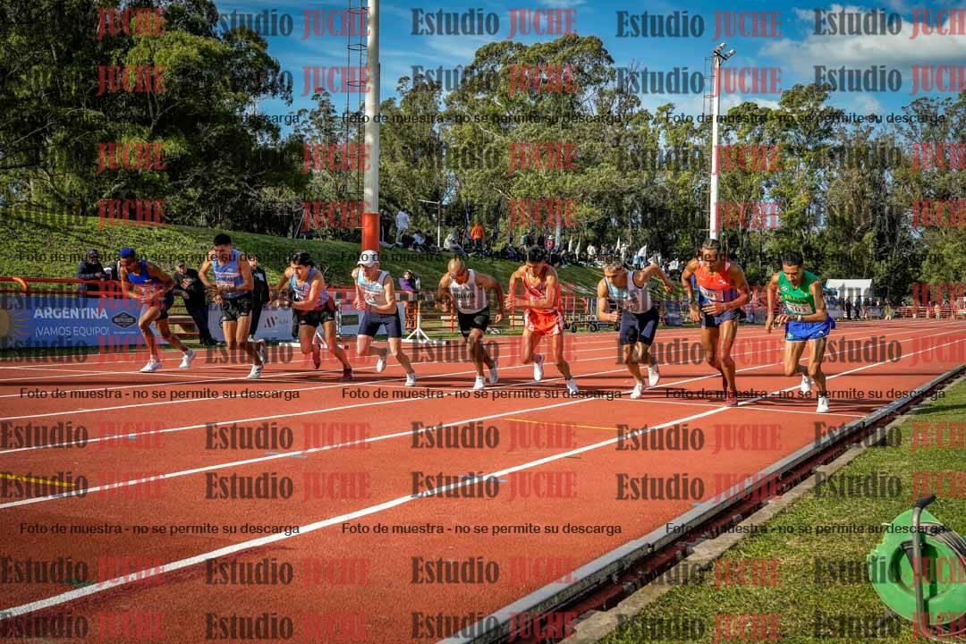 Fotos de los 3000 m con obstáculos de varones