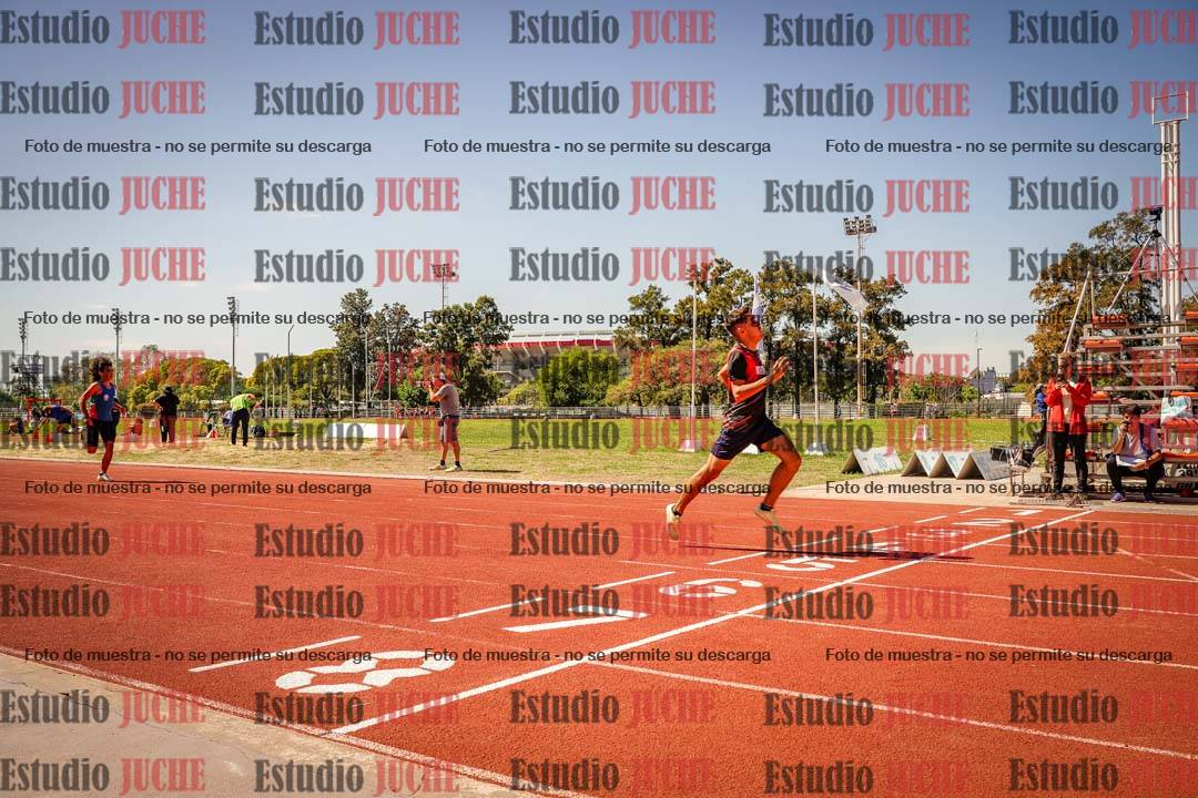 Fotos de los 400 m llanos de varones
