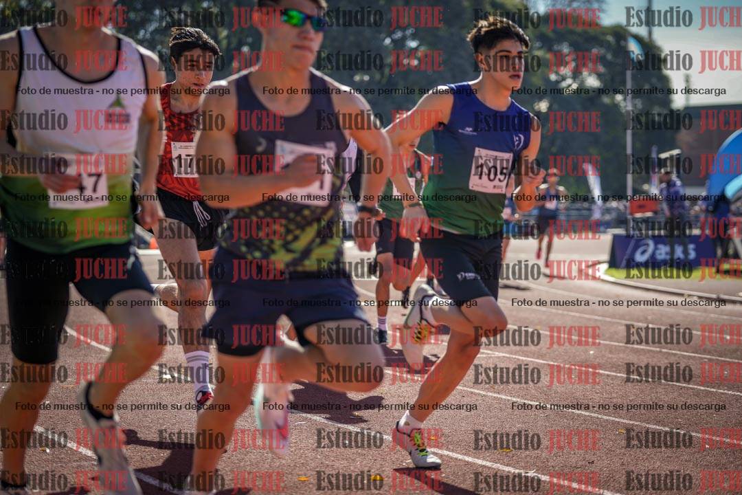 Fotos de los 800 m llanos de varones