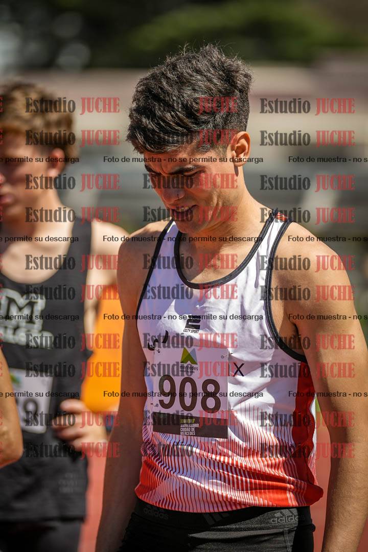 Fotos de los 3000 m con obstáculos de varones