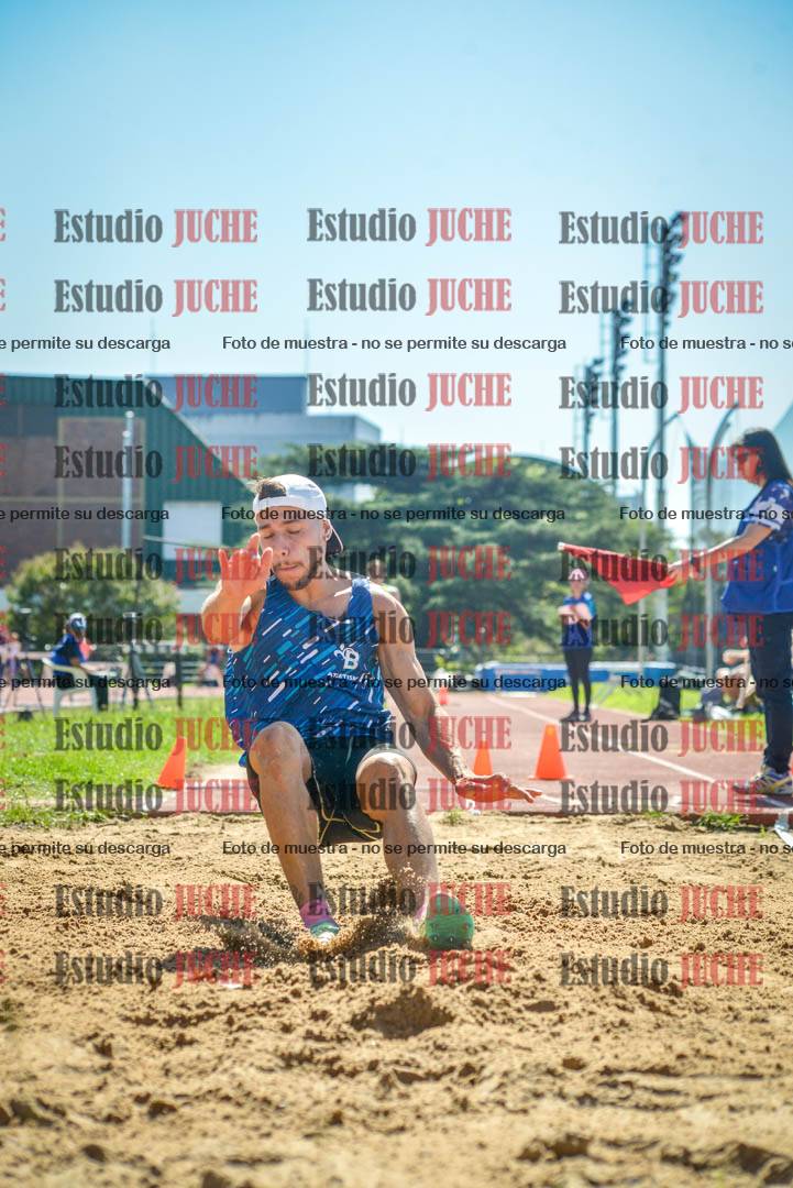 Fotos del salto en largo de varones