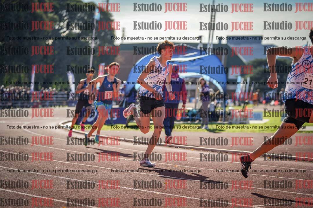 Fotos de los 800 m llanos de varones