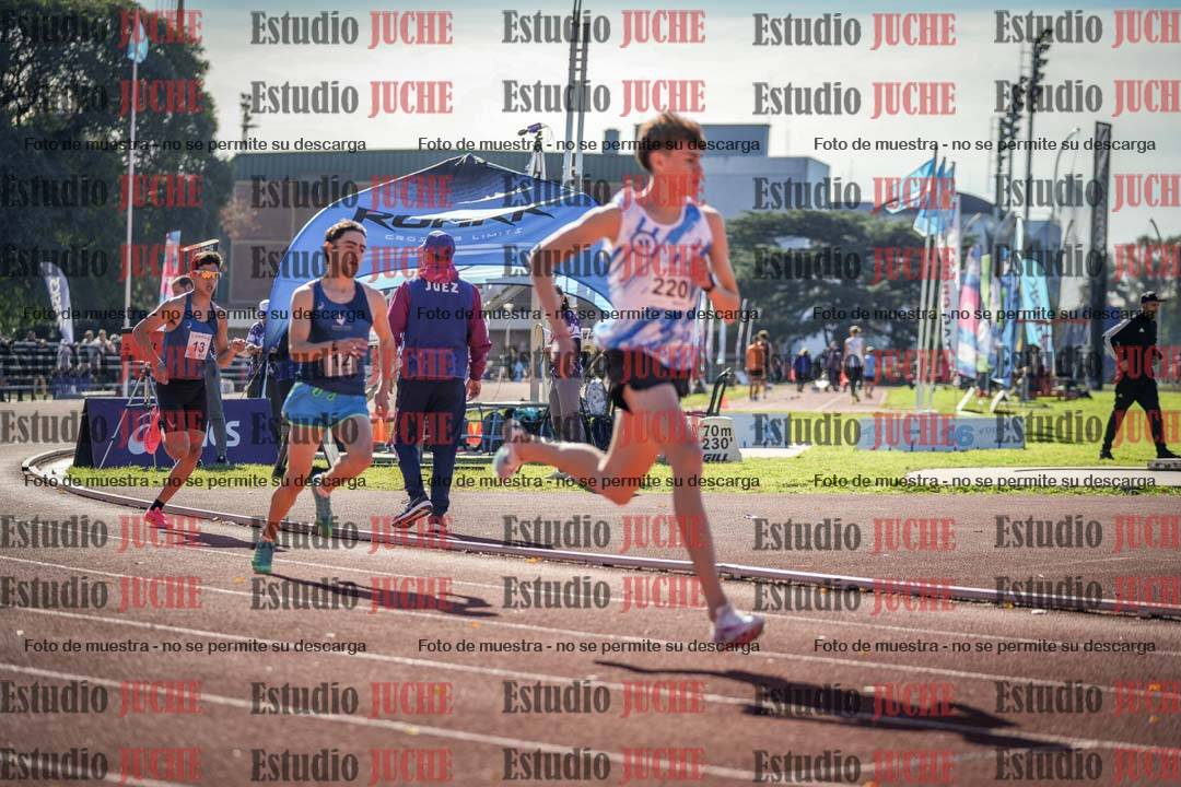 Fotos de los 800 m llanos de varones