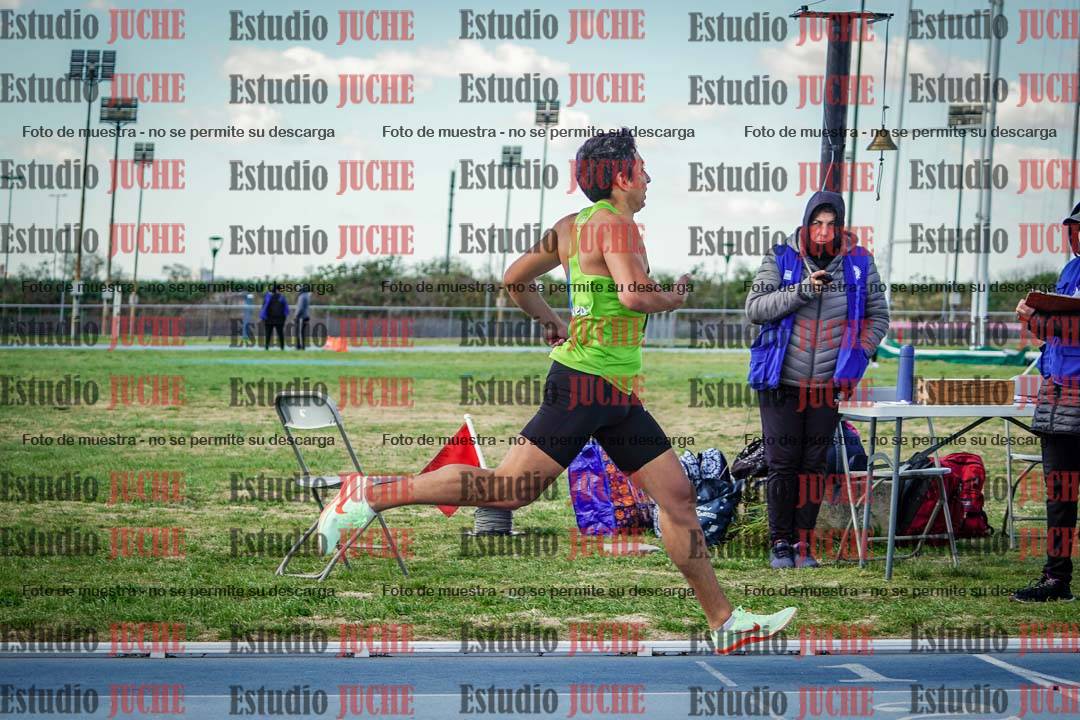 Fotos de los 800 m llanos de varones