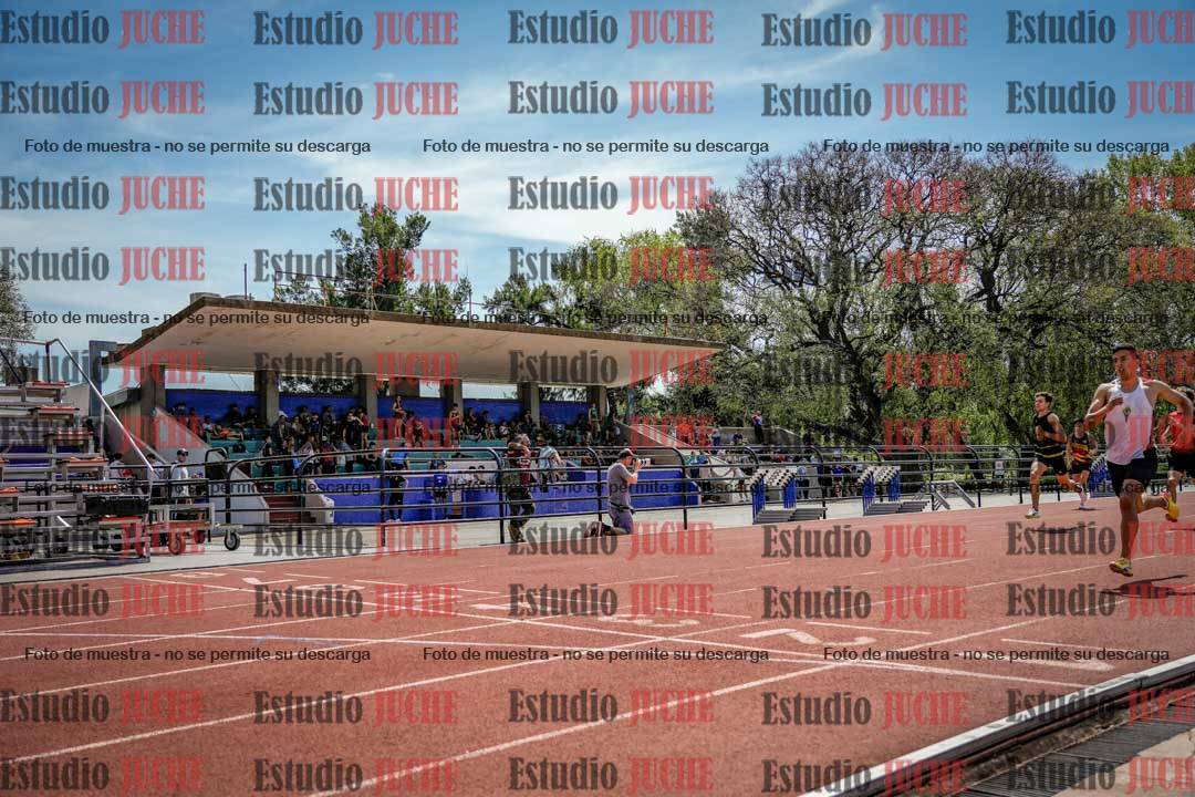 Fotos de los 400 m llanos de varones