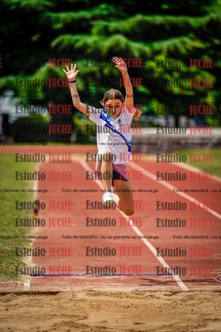 Fotos del salto en largo de mujeres