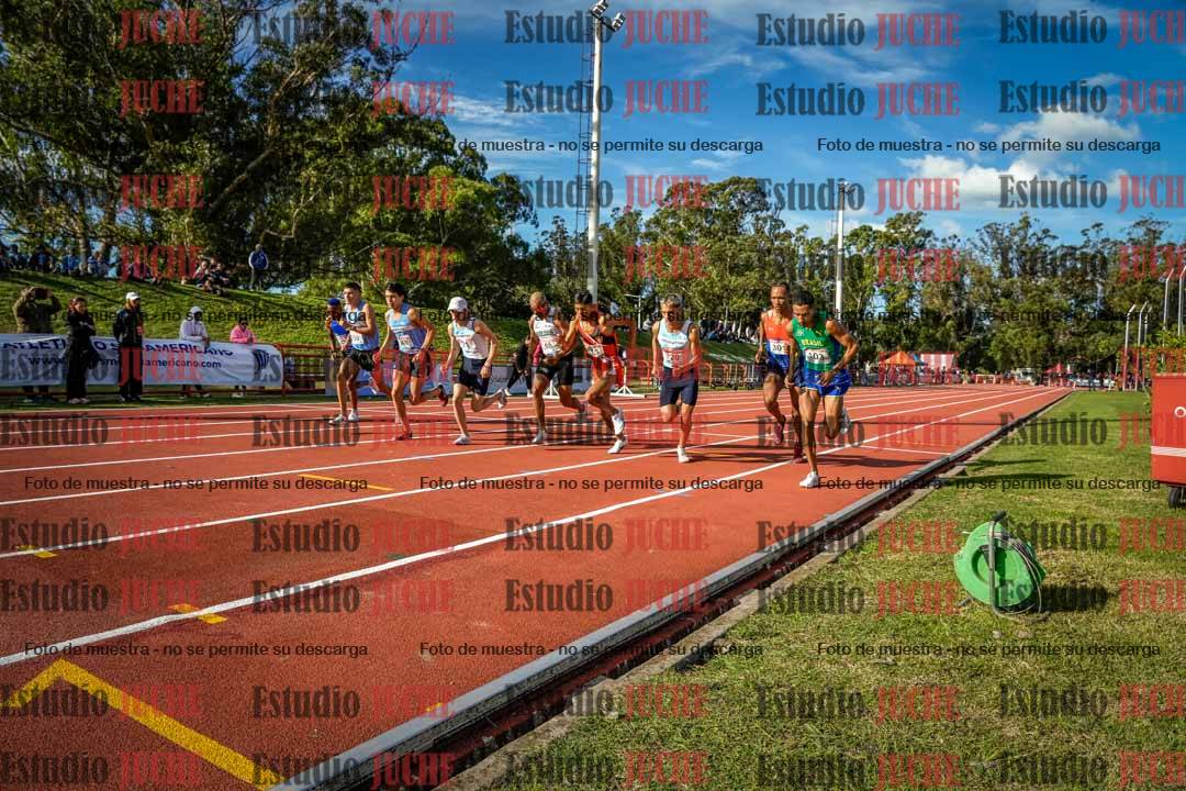 Fotos de los 3000 m con obstáculos de varones