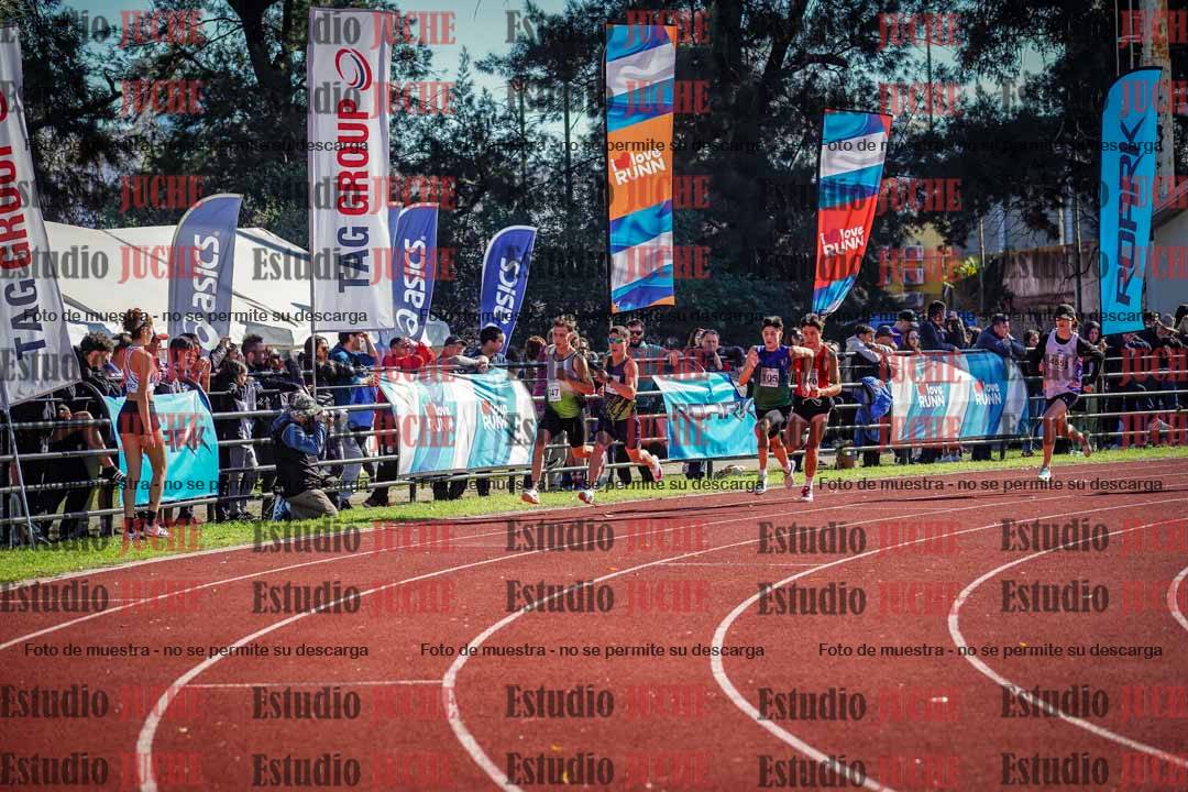 Fotos de los 800 m llanos de varones