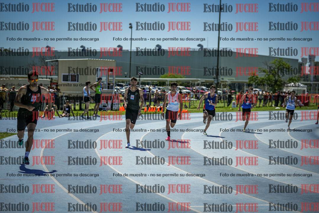 Fotos de los 800 m llanos de varones