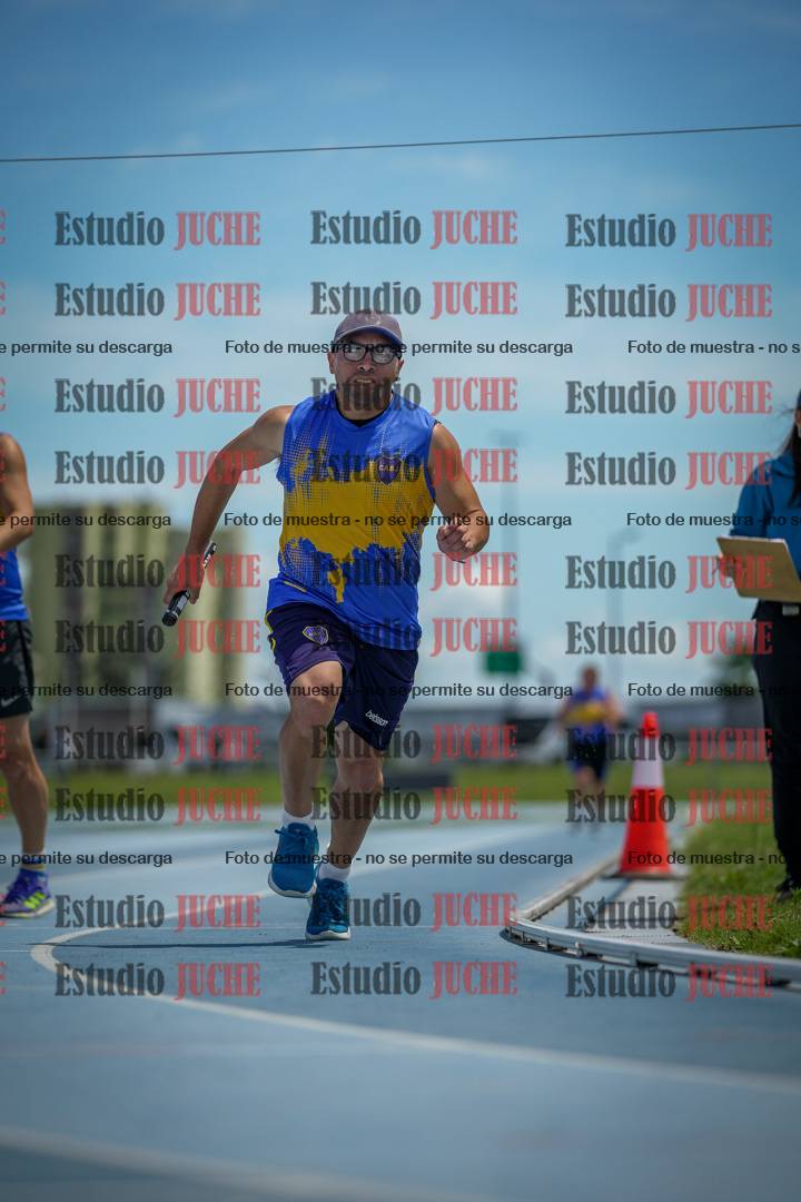 Fotos durante el transcurso de los relevos 20' para running teams - serie 1