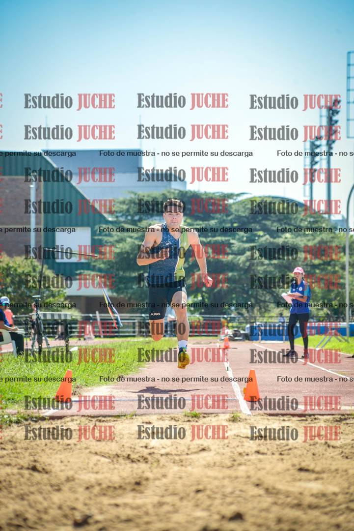 Fotos del salto en largo de varones