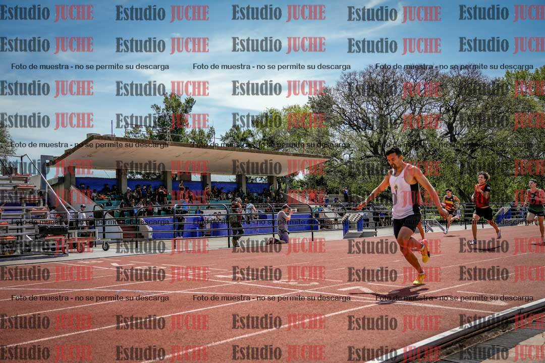 Fotos de los 400 m llanos de varones