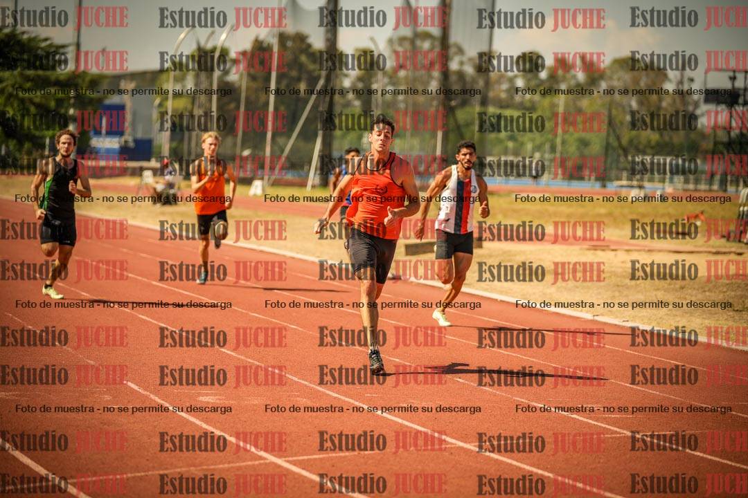 Fotos de los 200 m llanos de varones