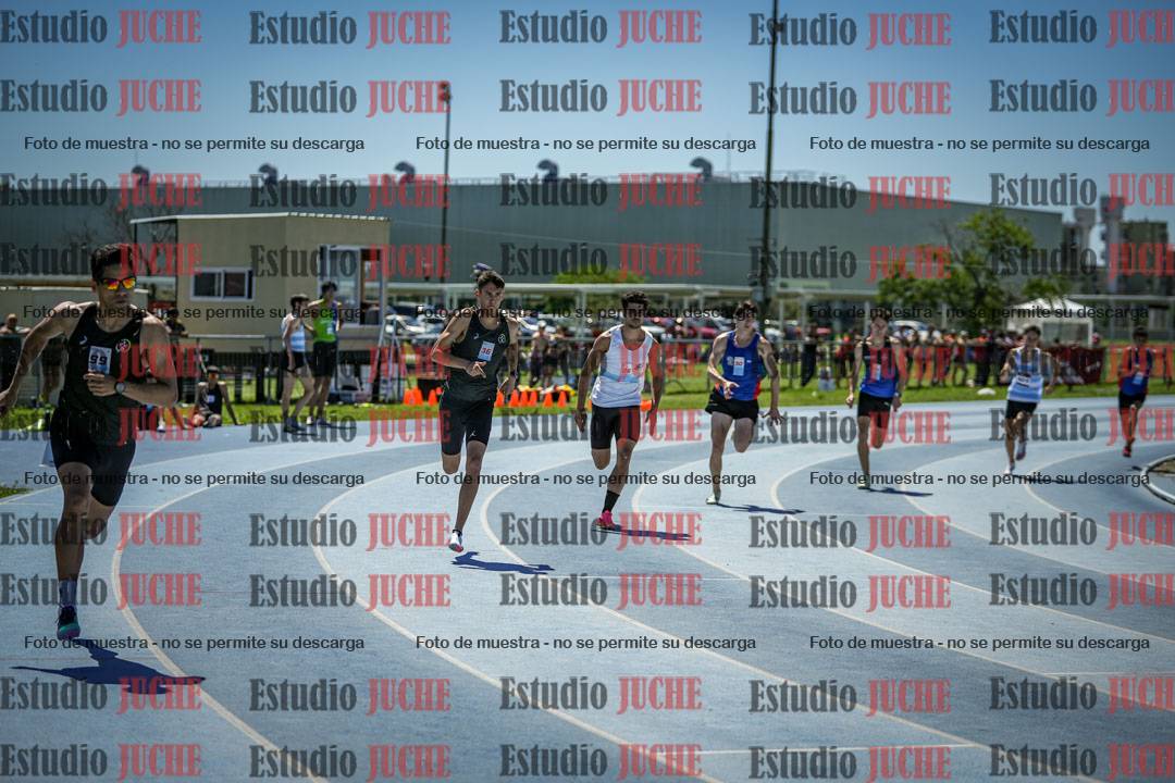 Fotos de los 800 m llanos de varones
