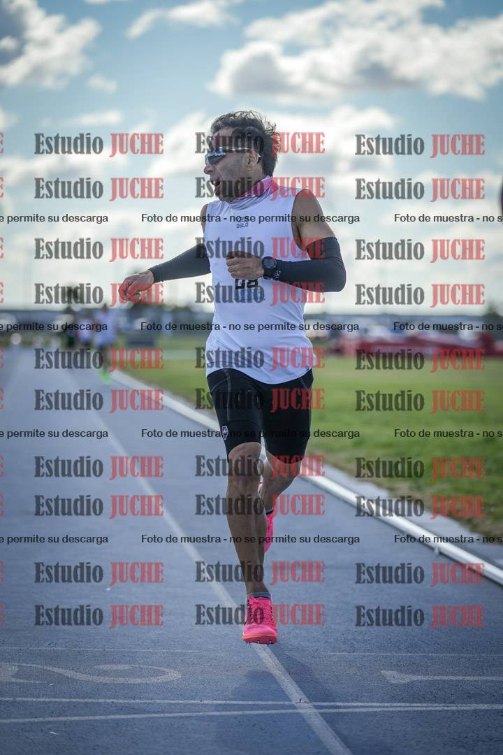 Fotos de los 800 m llanos de varones