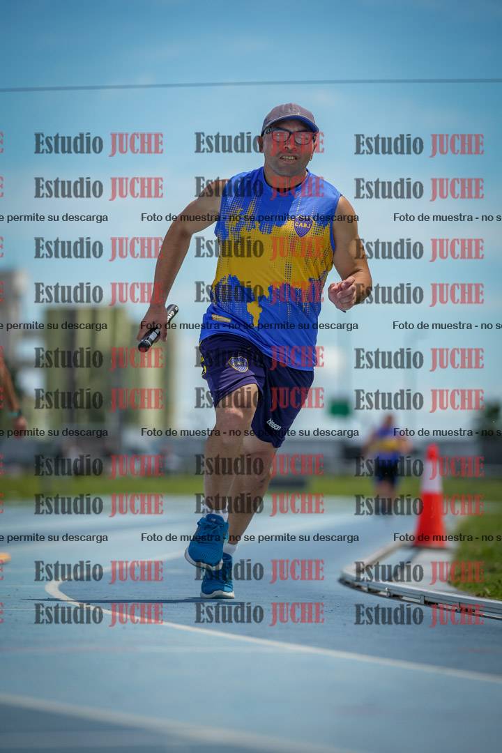 Fotos durante el transcurso de los relevos 20' para running teams - serie 1