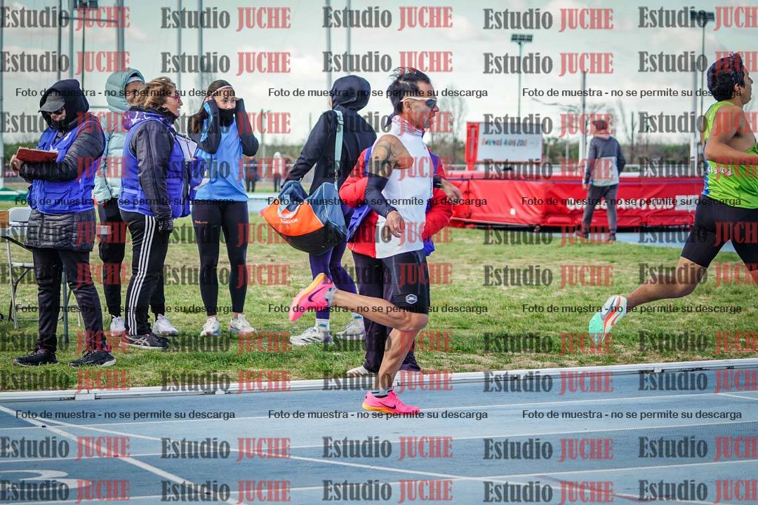 Fotos de los 800 m llanos de varones