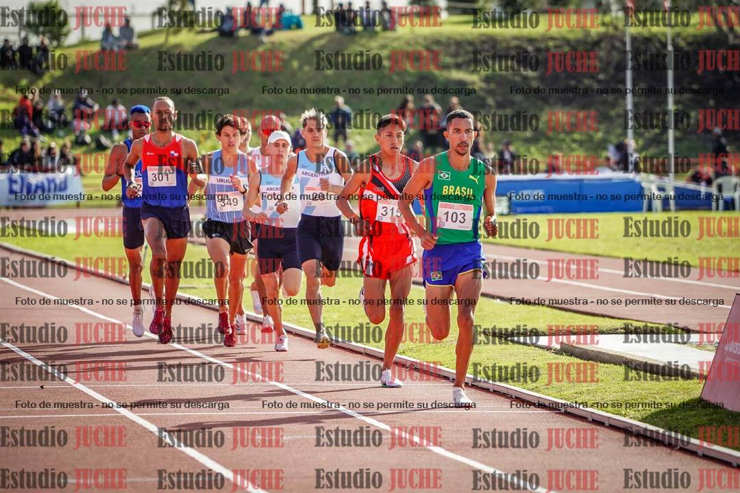 Fotos de los 3000 m con obstáculos de varones