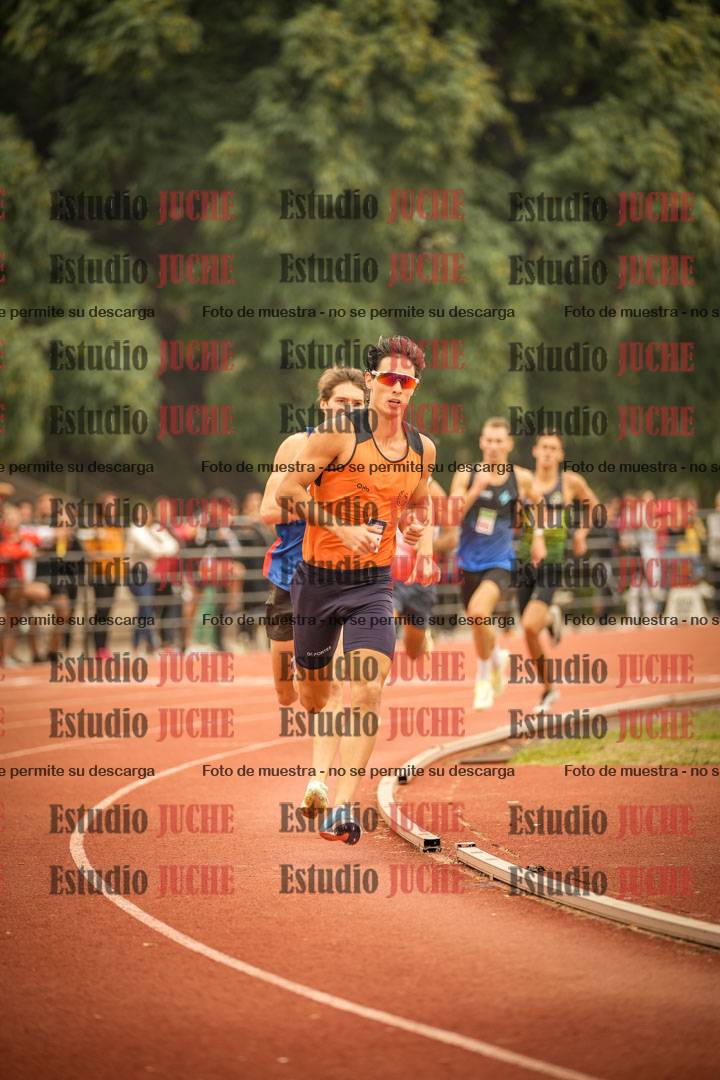 Fotos de los 800 m llanos de varones