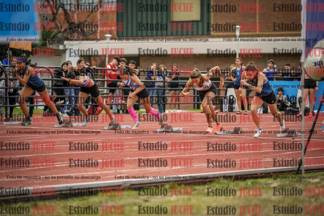 Fotos de los 100 m con vallas de mujeres - heptatlón 1