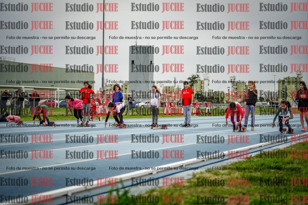 Fotos de los 50 m llanos de mujeres - U12