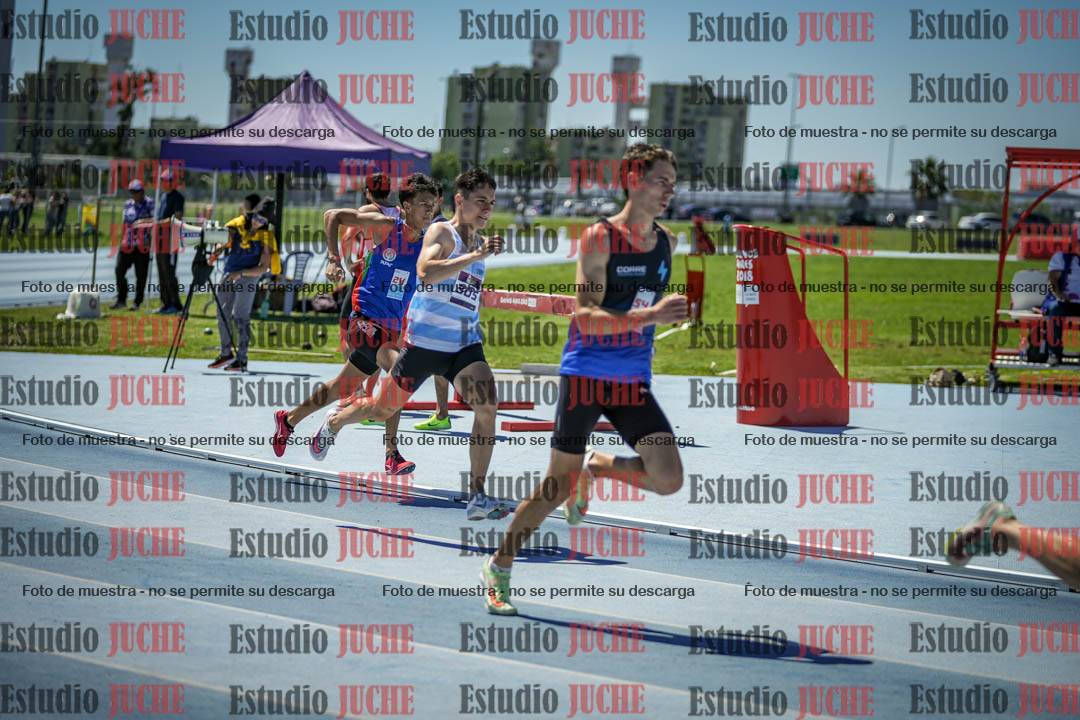 Fotos de los 800 m llanos de varones