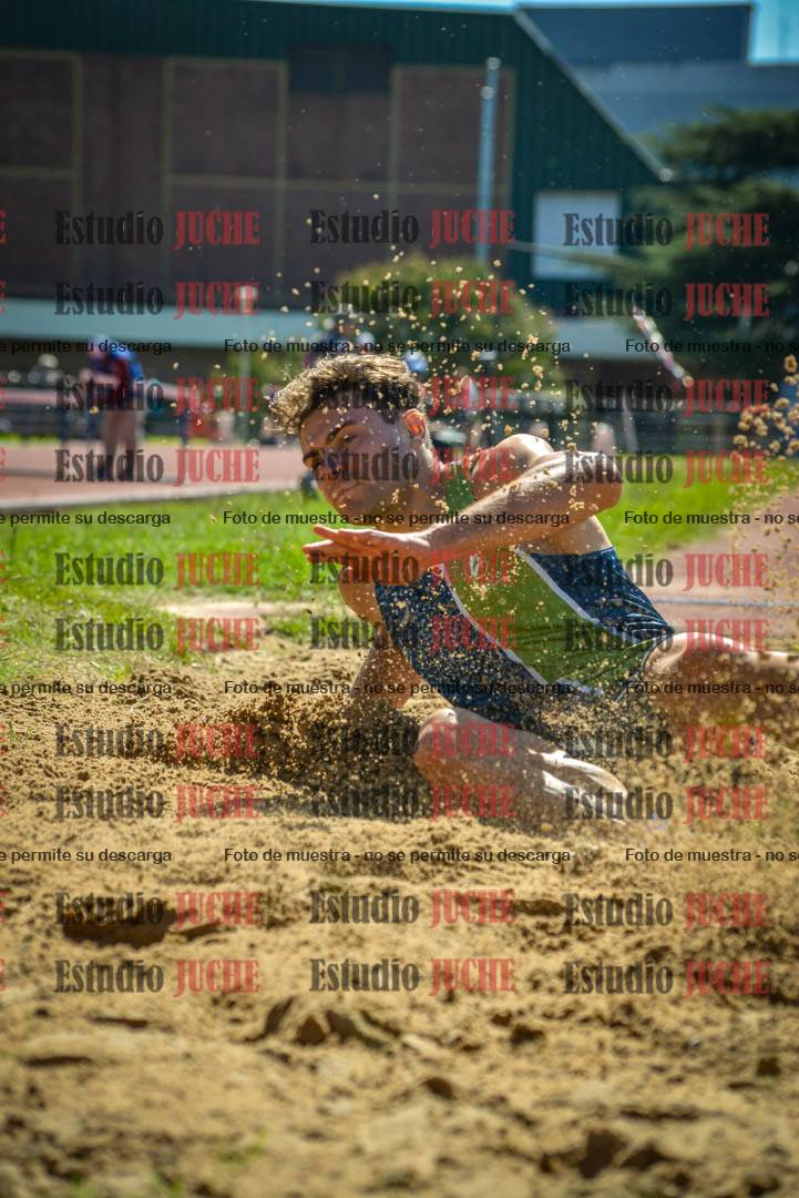 Fotos del salto en largo de varones