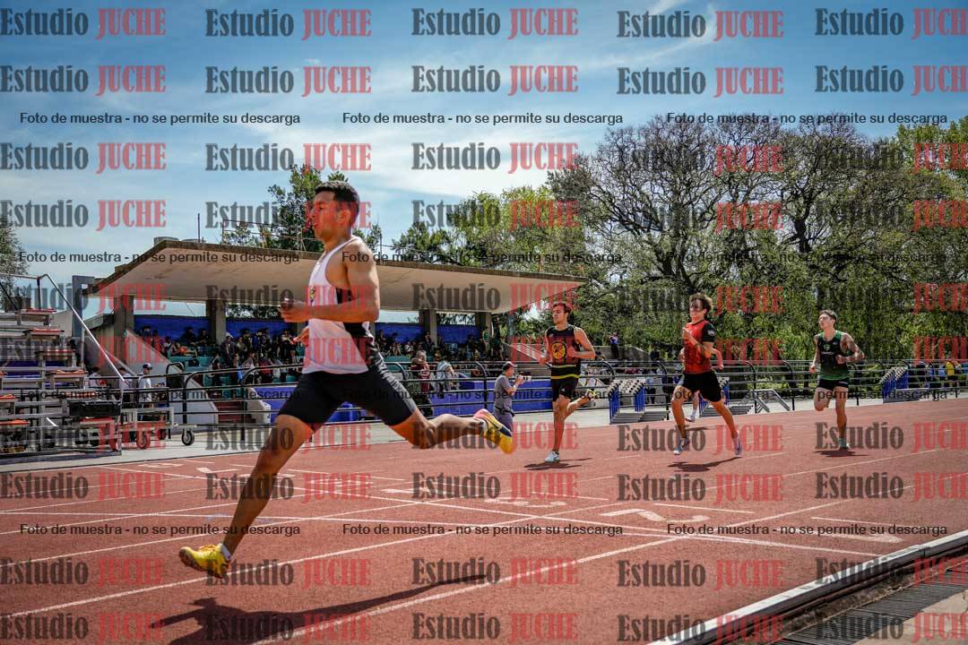 Fotos de los 400 m llanos de varones