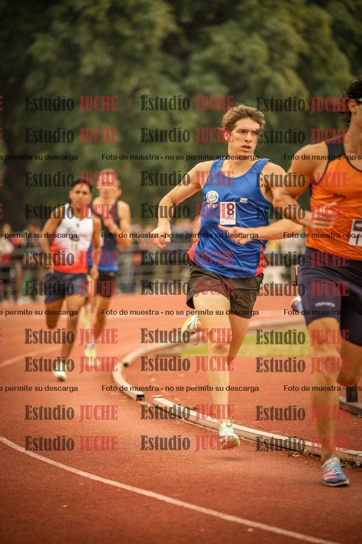 Fotos de los 800 m llanos de varones