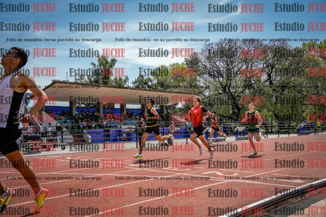 Fotos de los 400 m llanos de varones