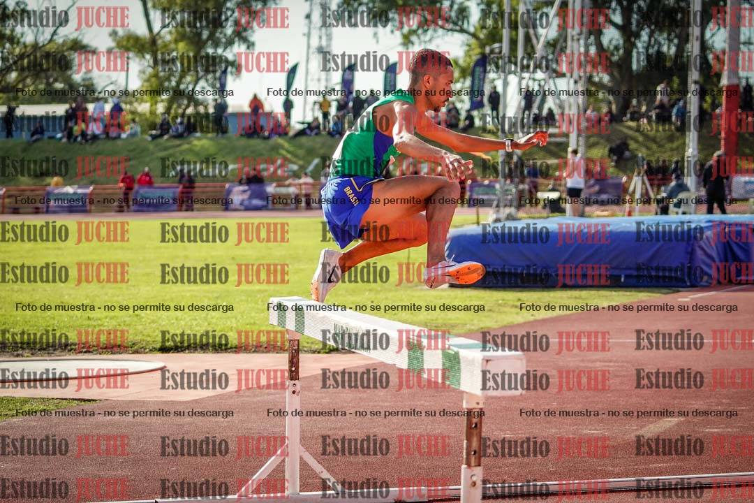 Fotos de los 3000 m con obstáculos de varones
