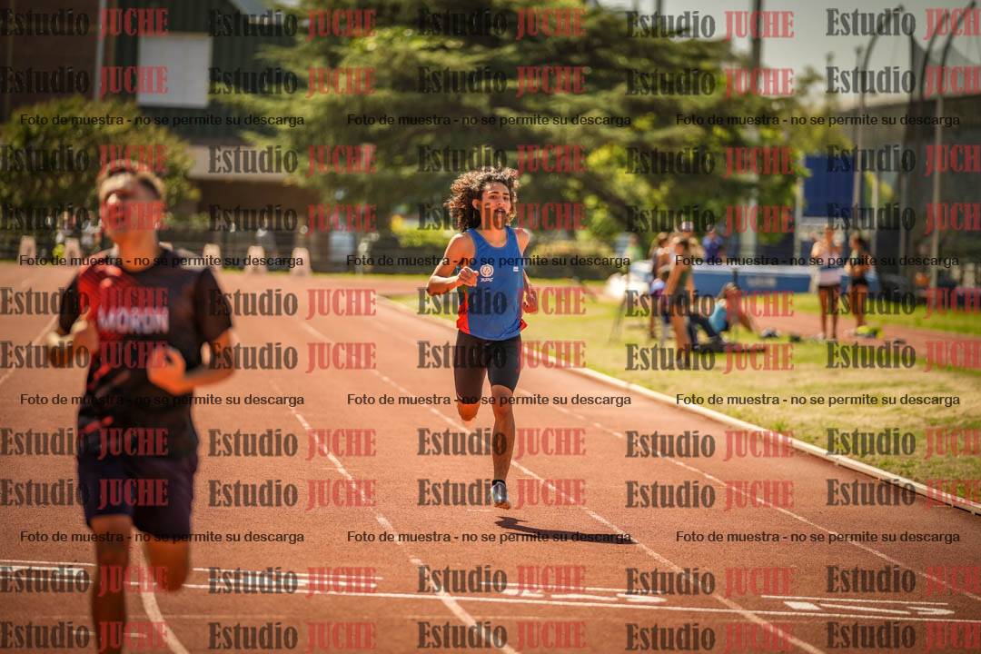 Fotos de los 400 m llanos de varones