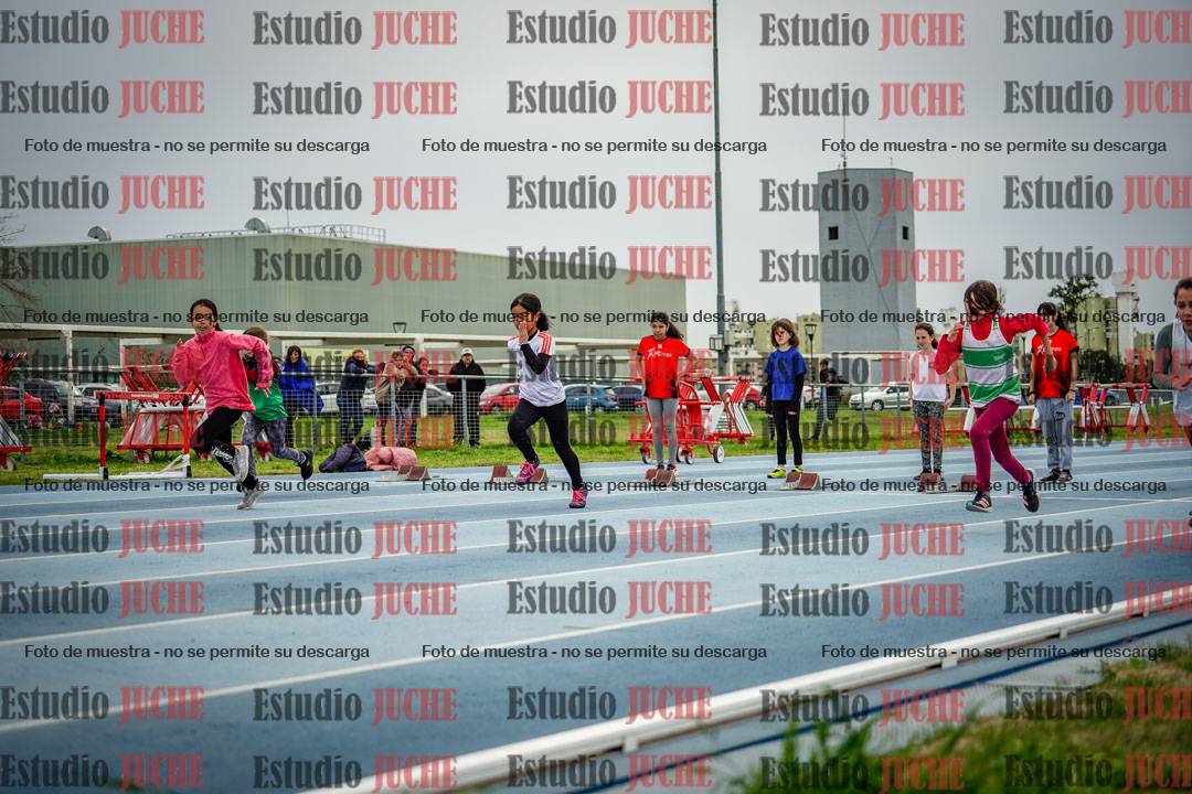Fotos de los 50 m llanos de mujeres - U12