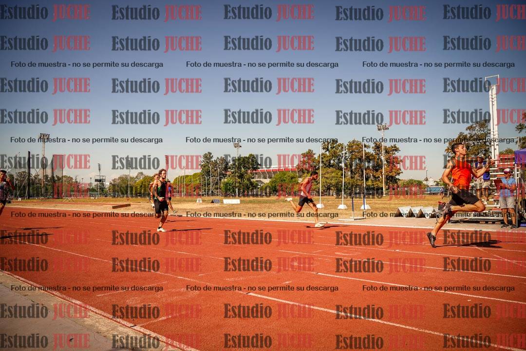 Fotos de los 200 m llanos de varones