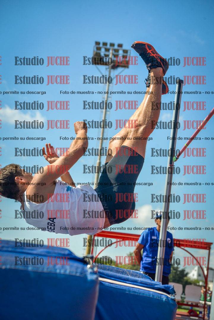 Fotos del salto en alto de varones