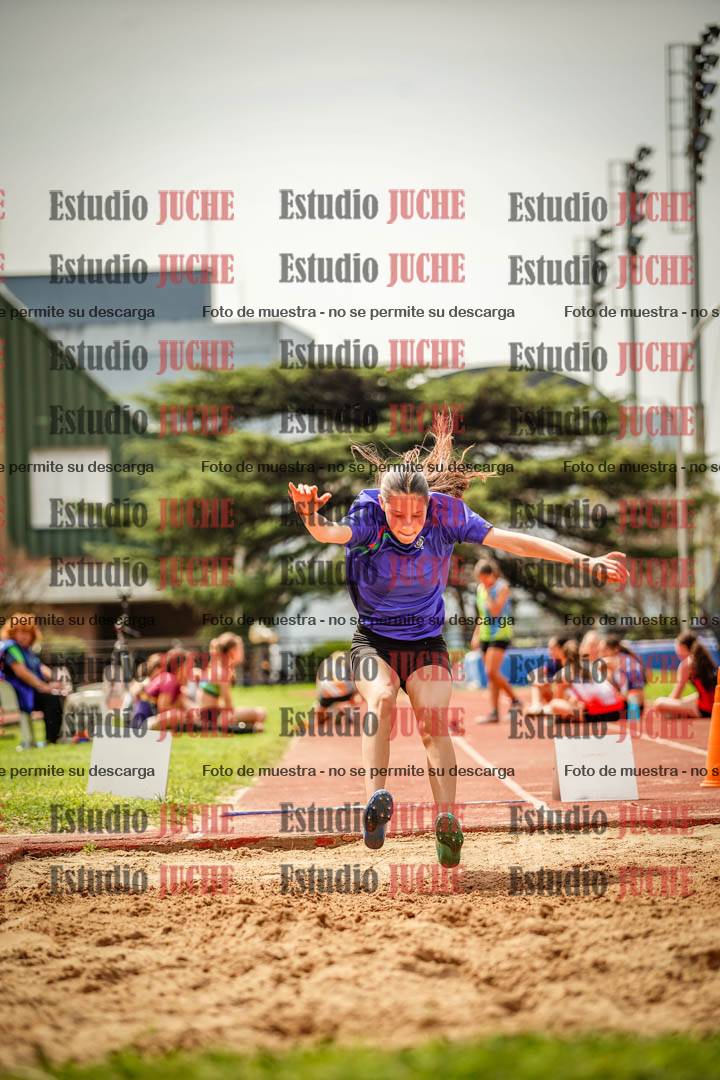 Fotos del salto en largo de mujeres