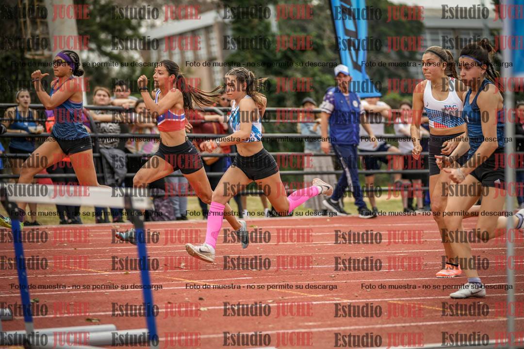 Fotos de los 100 m con vallas de mujeres - heptatlón 1