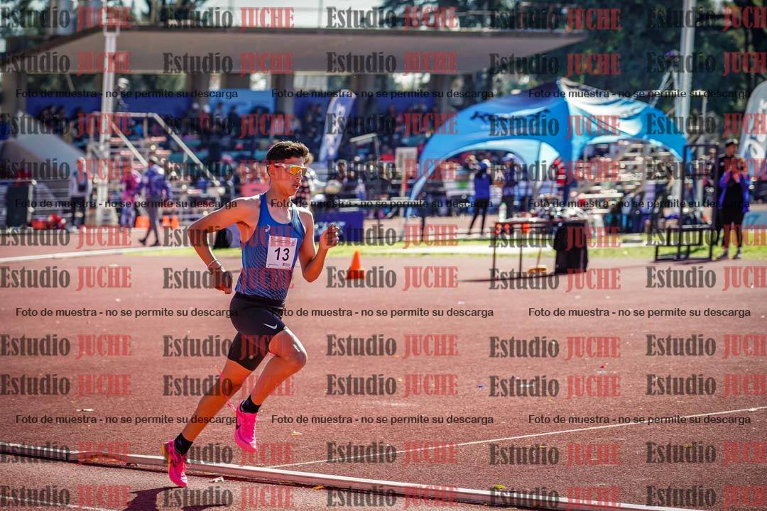 Fotos de los 800 m llanos de varones