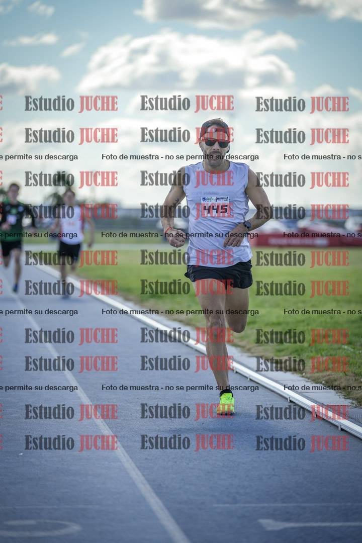 Fotos de los 800 m llanos de varones