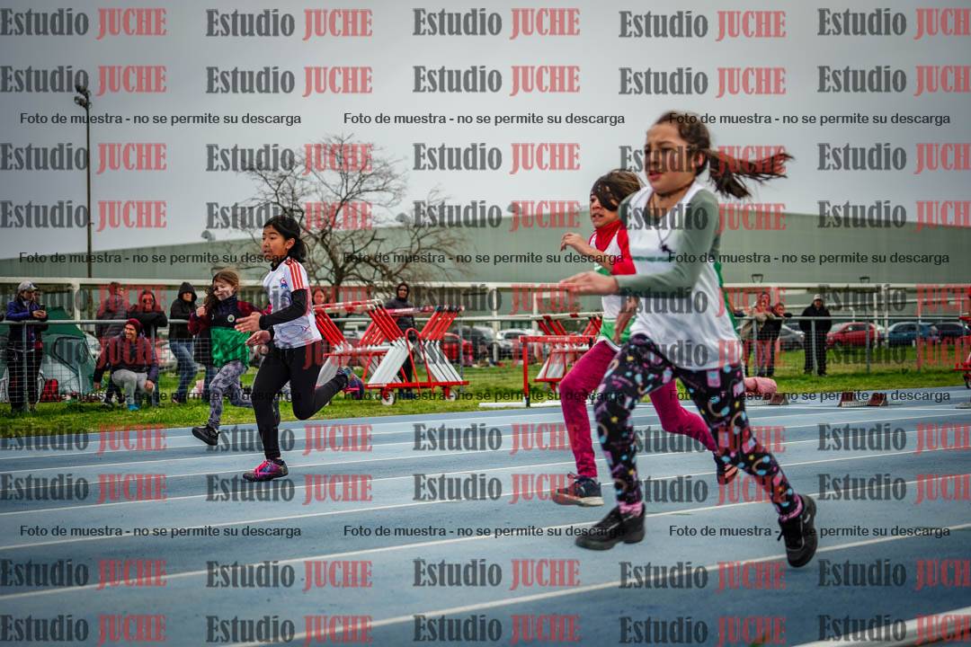 Fotos de los 50 m llanos de mujeres - U12