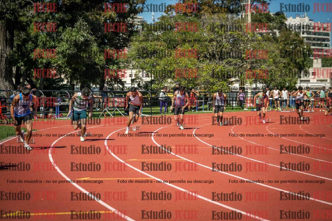 Fotos de los 200 m llanos de varones