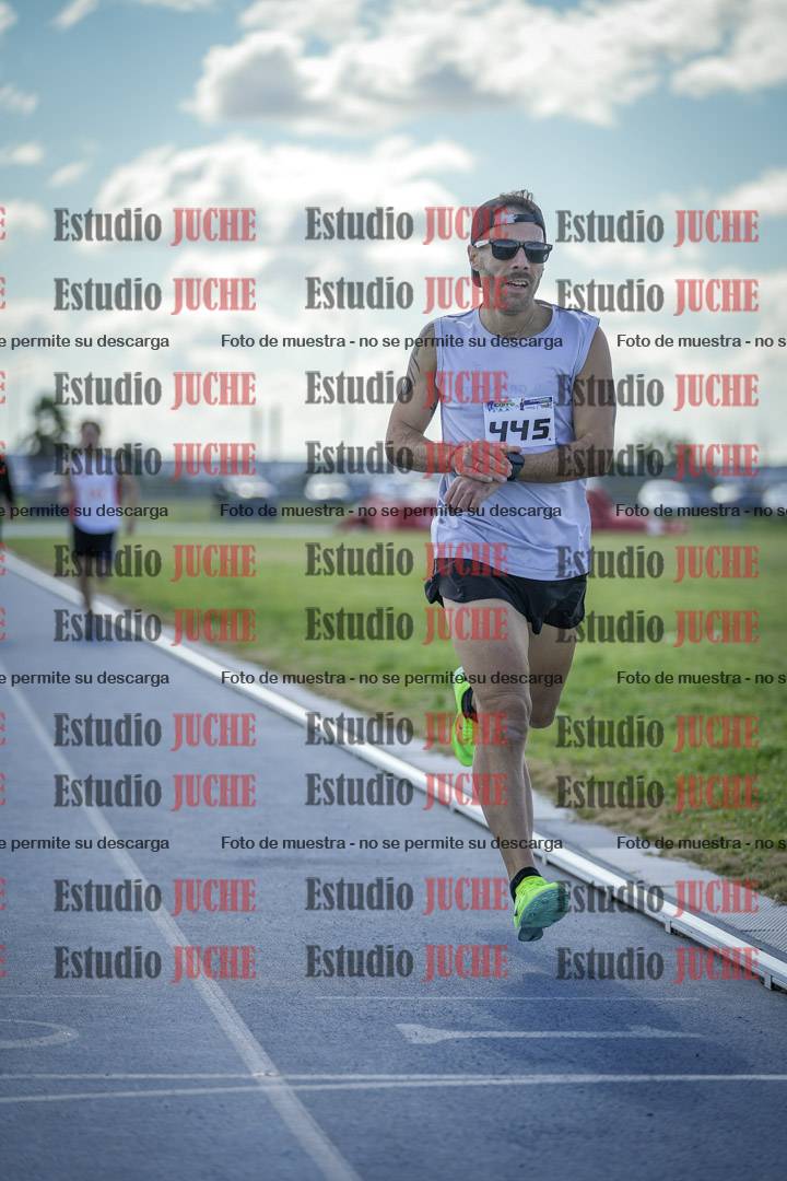 Fotos de los 800 m llanos de varones