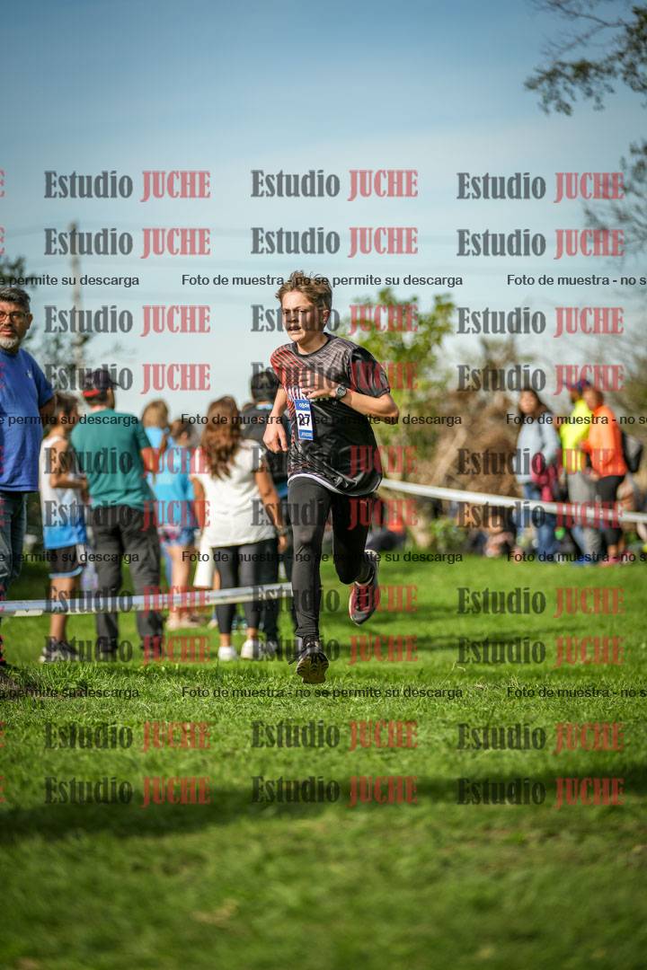 Fotos de la llegada del cross de 2000 m