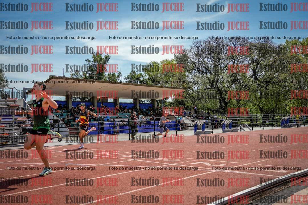Fotos de los 400 m llanos de varones