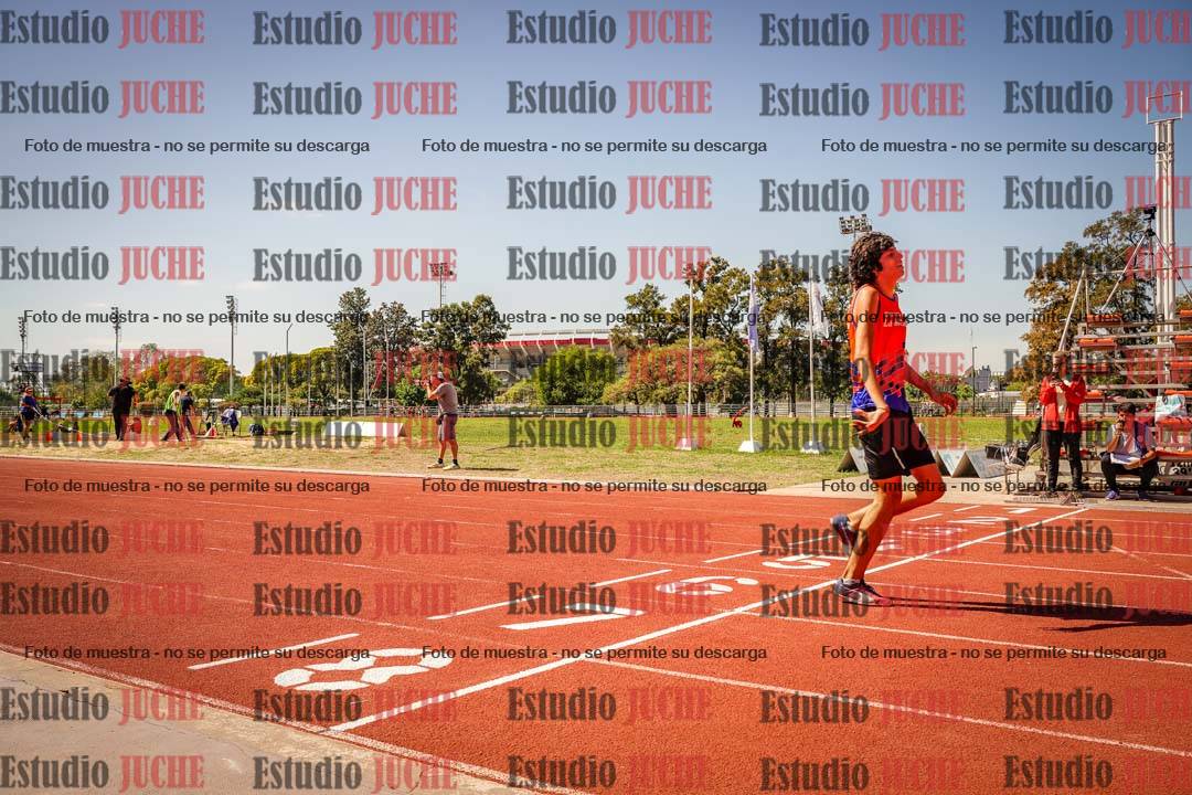 Fotos de los 400 m llanos de varones
